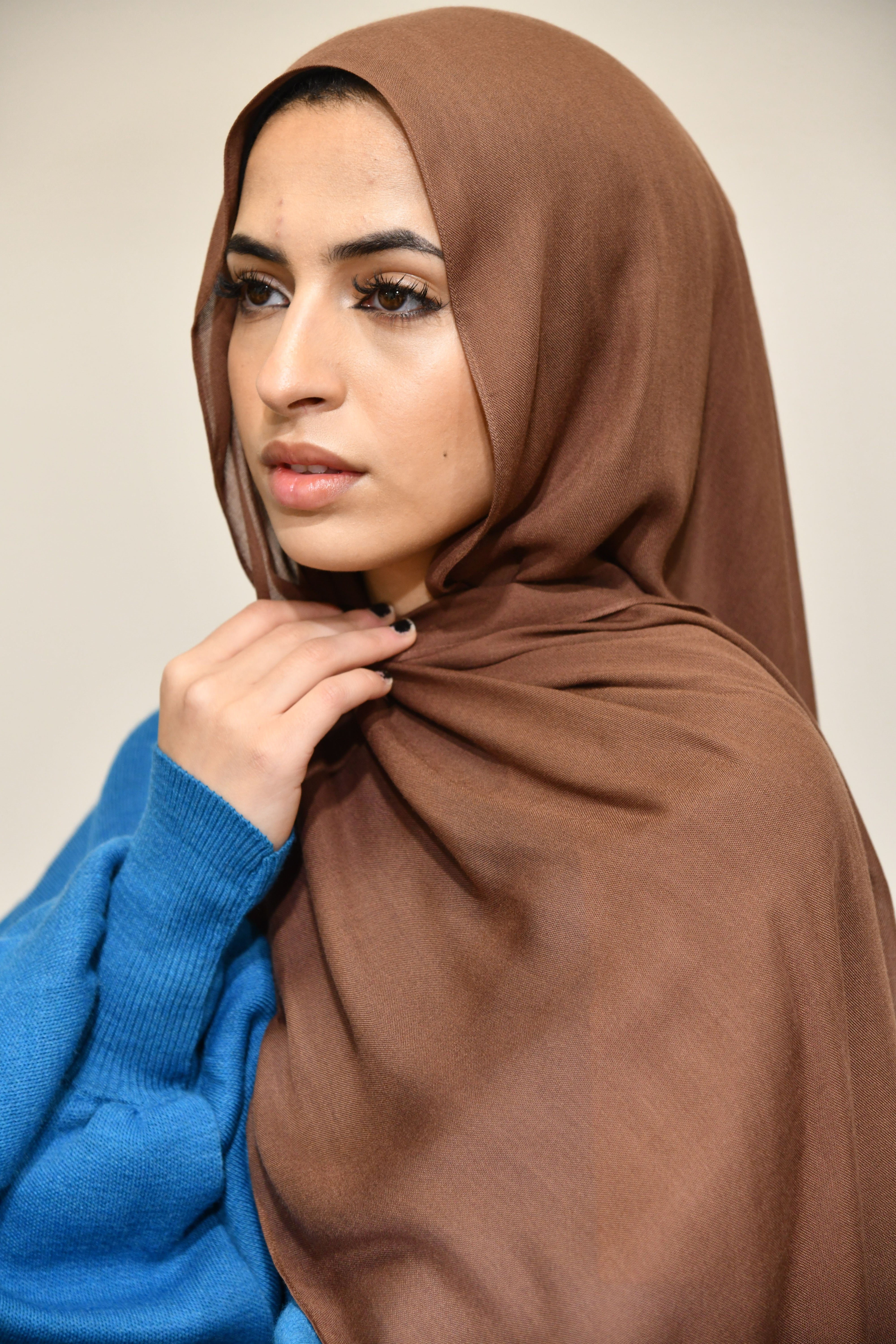 Premium Modal Hijab - Bison